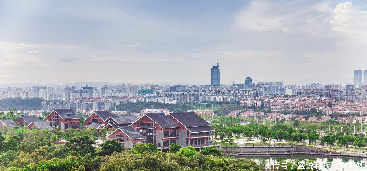 越南首都河内，和广西首府南宁相比，哪个城市更强