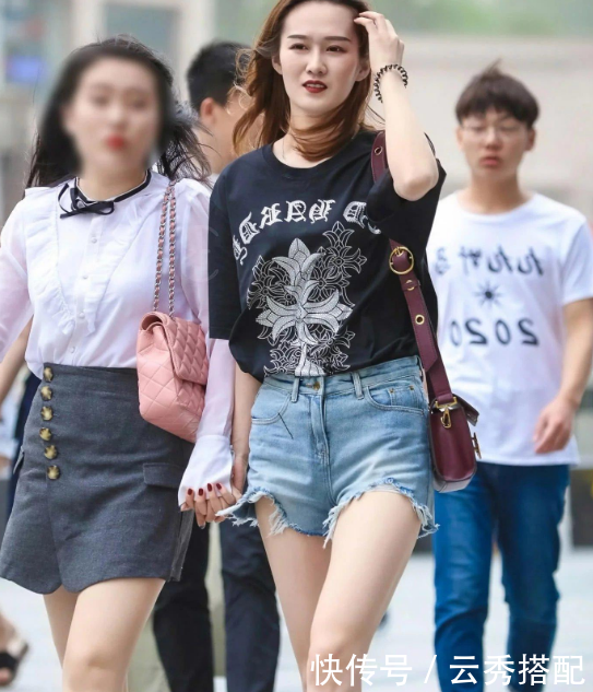 具特色的小姐姐身穿热裤和吊带展露高贵优雅的气质，吸睛无数！