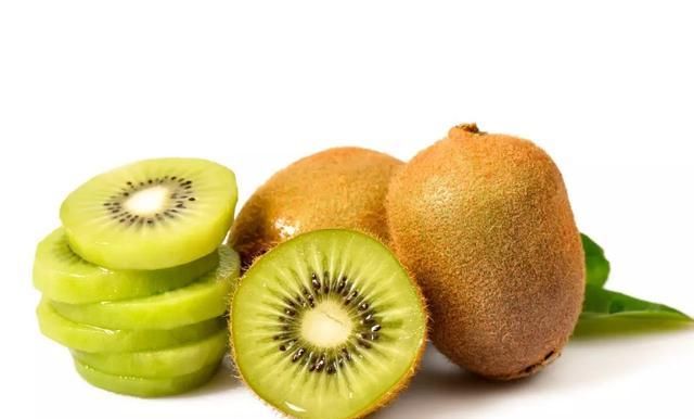  「蔬菜」是不是很多观赏鱼都爱吃水果蔬菜，需要定期给它们投喂一些吗？