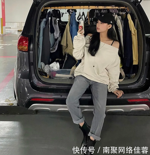 『针织衫』自从买了这件单品,我衣柜的衣服就很少穿了