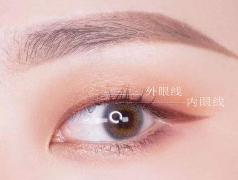  『眼线液笔』手残党还在画歪眼线？这里有超详细眼线教程，轻松画出电眼芭比