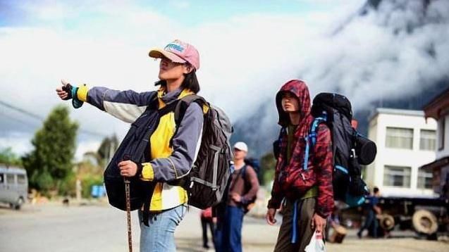 川藏线的“穷游女”说，如今想要搭车，必须先答应司机这3个要求