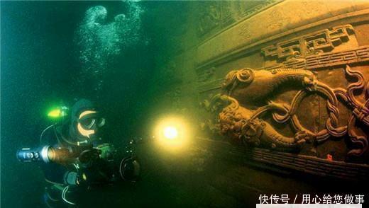 潜水员在湖底发现千年古城, 推开城门, 谜底揭晓
