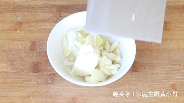  「详细」爱吃水煮鱼不会做，大厨详细教你做法步骤，20块钱本钱够全家人吃