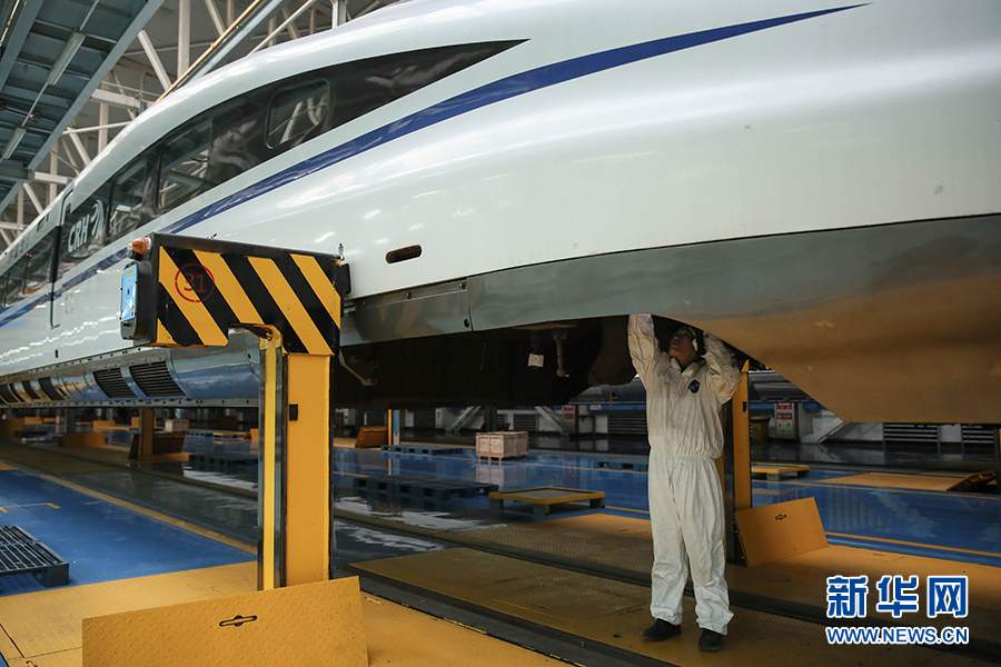 探秘高铁动车组“全科医院” 看“大夫”们如何为动车组保驾护航