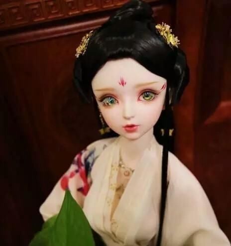 心理测试:选一个你最喜欢的娃娃,测出你身上哪个部位最吸引人?