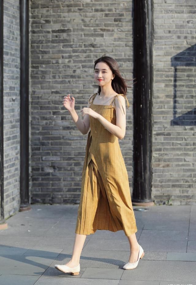  美女■美女时尚又休闲的穿搭, 无论逛街度假都会散发出“知性”的美感
