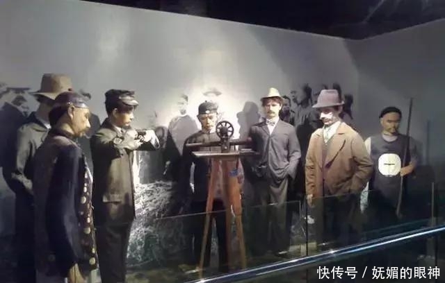 中国最奇特的一条街，一边属香港，一边属深圳，你去过吗？