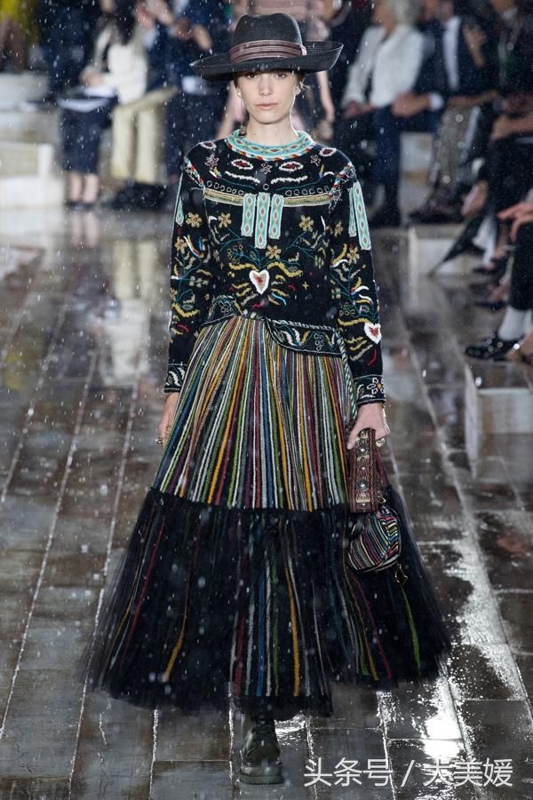 大美媛服饰迪奥2019早春度假系列时装秀