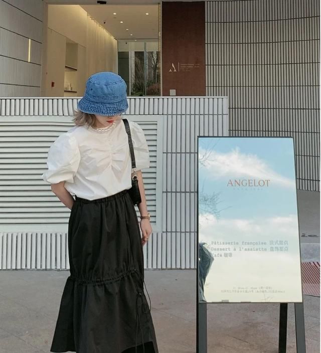 『碎花元素』你有哪些好看的黑裙子?