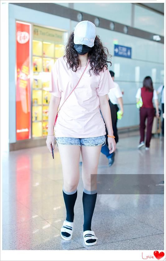 看了柳岩的爆炸卷发，再看惠若琪，网友：女星和运动员的差距明显