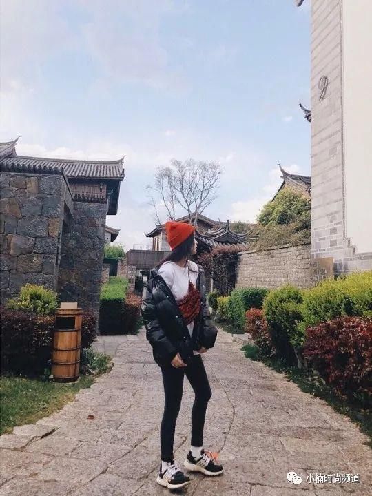 无敌长腿先开外挂！一览隐藏版鞋头欧阳娜娜的球鞋女孩穿搭术！