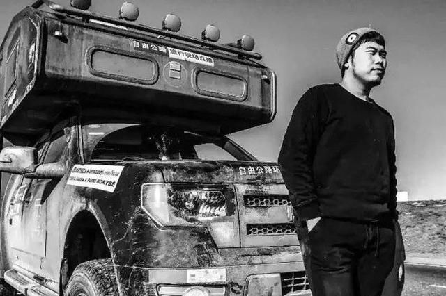 穿越大半个地球去摆摊，93年济南小伙这样诠释“彪悍的人生”