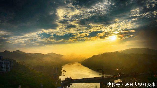 四川这座小县城虽不起眼, 但境内有座小山, 却是安徽黄山的老祖宗