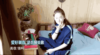 戚薇女儿和妈妈一毛一样！网友：看来妈妈是真没整容~