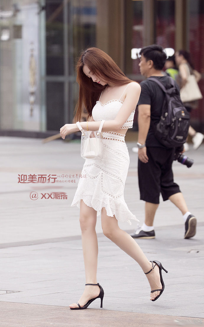 轻熟女人在初秋的时尚穿搭技巧，学会做一个精致的女神