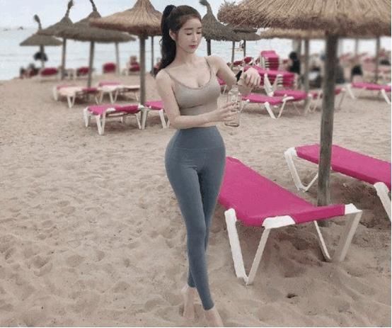 谁说夏天只有裙子，牛仔裤，打底裤同样能穿出欧美性感女神范