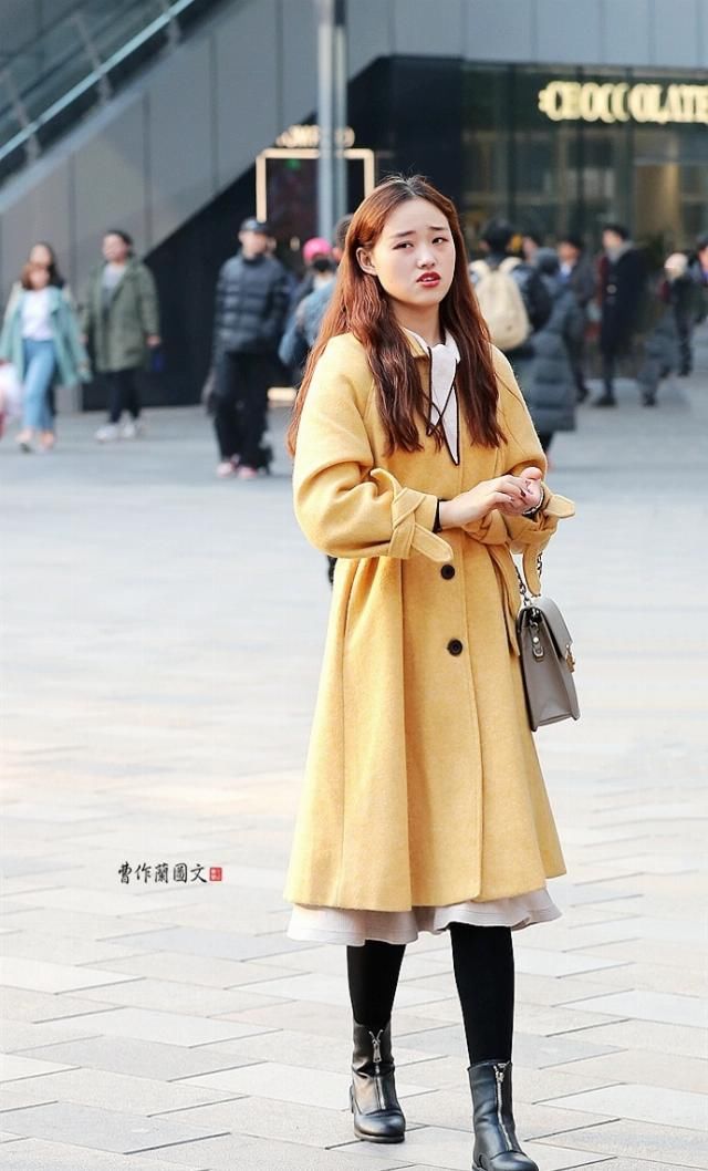  [赞大]街拍：穿出超赞大长腿的短靴美女
