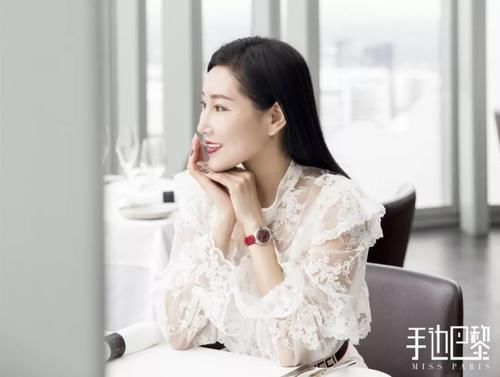 杨幂的“扶摇妆”比白浅好看一万倍，怪不得阮经天对她摸脸杀！