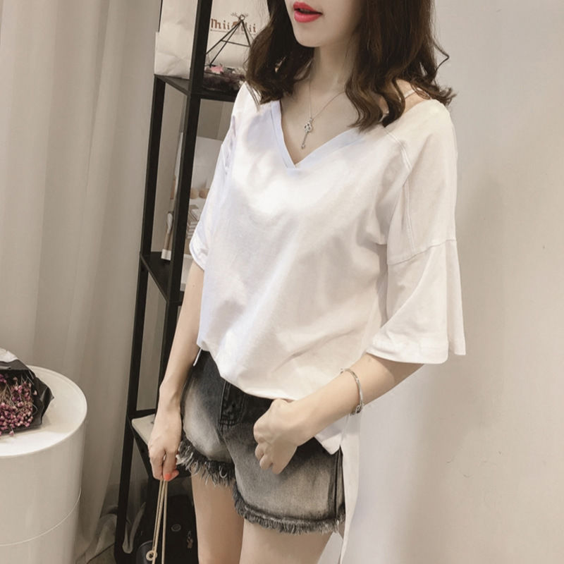 外出游玩穿裙子不方便!试试这样的小衫+棉麻裤，清凉透气超嫩美