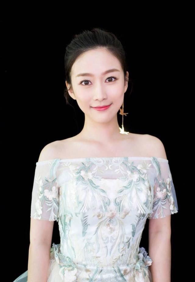 刘美含这张太好看了，身高得有两米吧