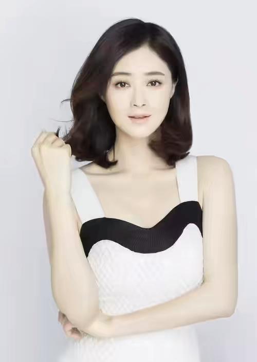 蒋欣的细腿吓到我,网友:腿是真的好看,衣品也是真的差!