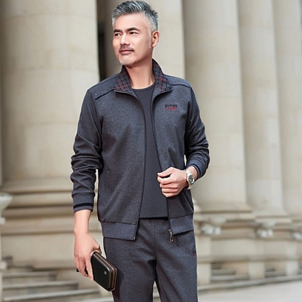 男人出门穿西装太落伍了，看看这8款运动套装，今年正流行