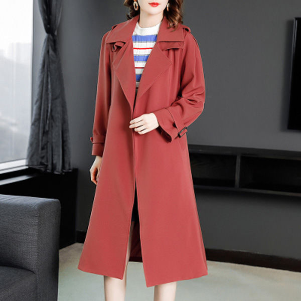 女人过了40岁!这样穿让你回到30岁，白嫩又显瘦，人见人夸