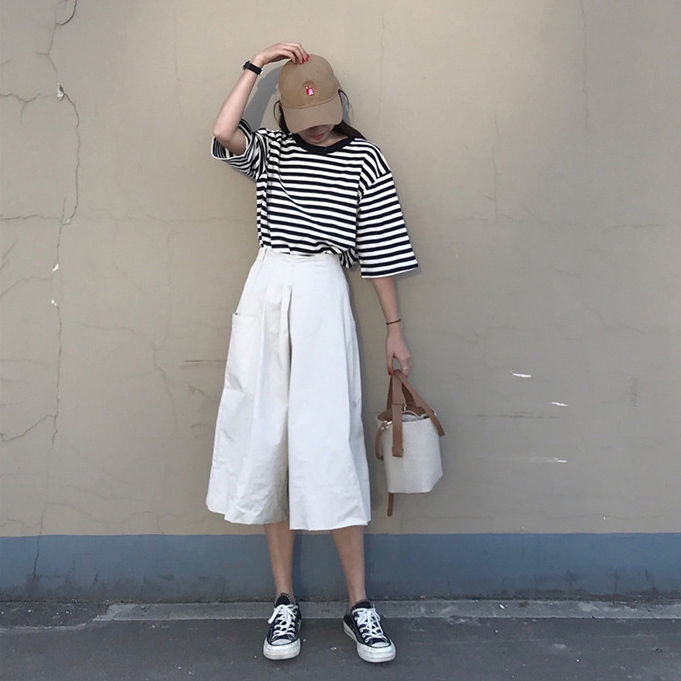 腰粗屁股大女人,别穿裙子了!多穿这样的靓装,遮肉显瘦又减龄