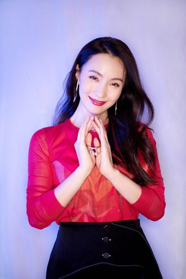 46岁的陶虹遇见47岁的俞飞鸿，这次气质美貌都不重要了