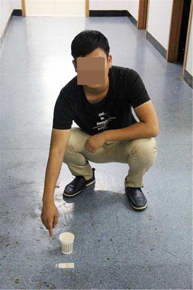 奔驰男恋上女主播 豪车内欲强奸被刑拘