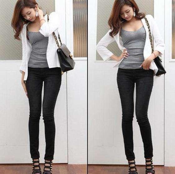 小姐姐穿紧身裤很时尚有气质，秀出美好身材！