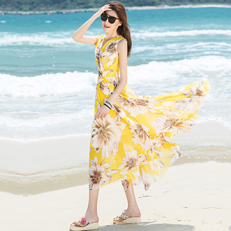 让中年妈妈美翻天的印花连衣裙，优雅大气的上身效果，可爱又撩人