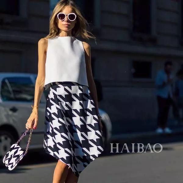 好看| 石原里美游香港穿这样!黑白单品永远不过时还用强调?