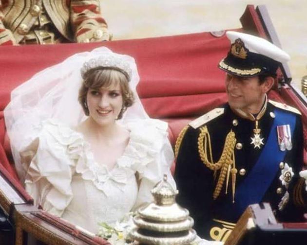 戴安娜王妃生前经典老照片, 一颦一笑尽显优雅, 惊艳众人