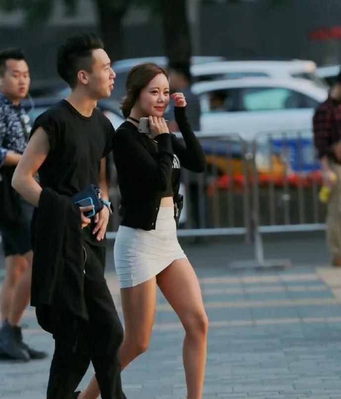  【气质】高跟鞋简约气质,穿出女性身上的独特魅力