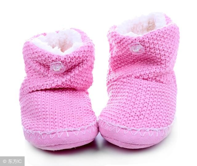 你家宝宝是从多大开始穿鞋的?大部分的家长都