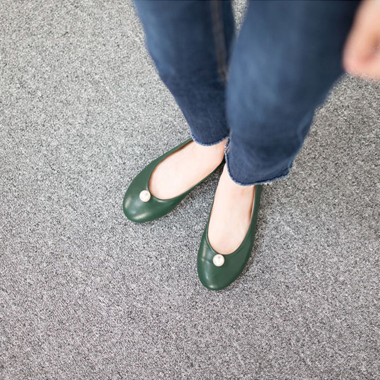 时髦的80后嫂子,早就不穿恨天高,就这样的单鞋,养脚又迷人