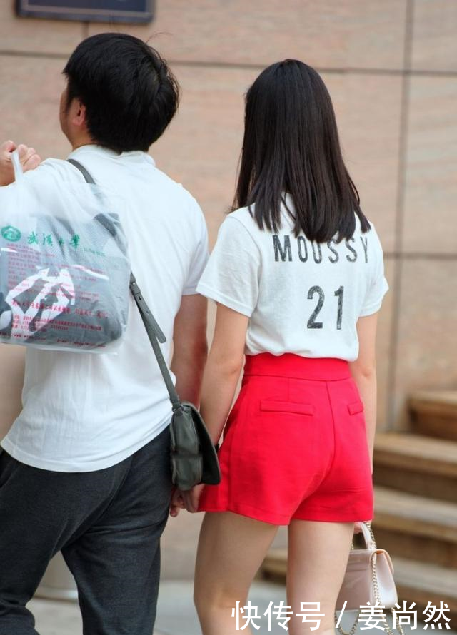 小姐姐你这是什么表情啊，还有你胸前的MSY是什么意思呢