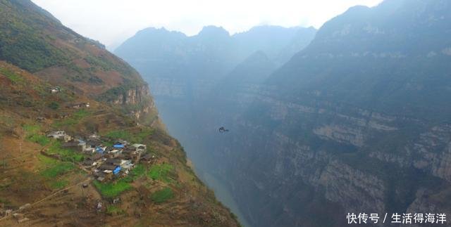 四川隐藏悬崖上的村庄, 村民“与世隔绝”, 很多人一生都没下过山