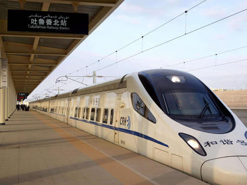  断裂■高铁车顶上的电线突然断裂，会有危险吗？看完为中国制造