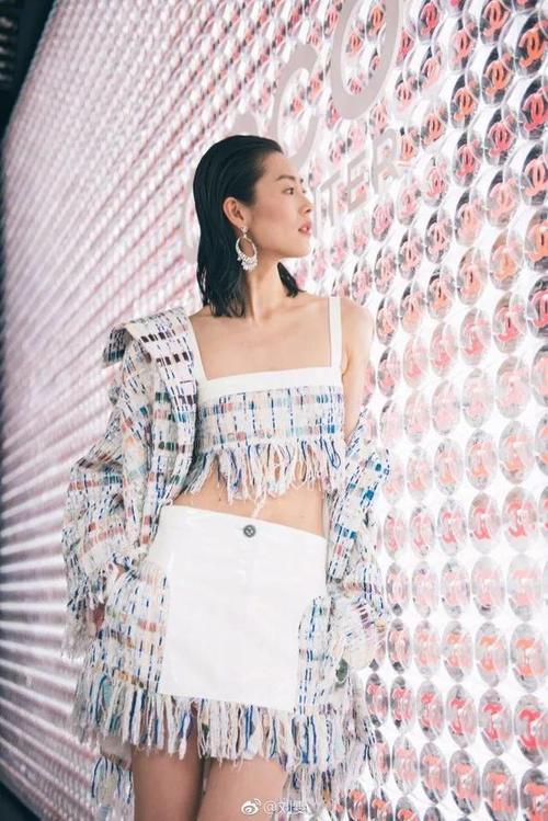 淡漠色穿搭,最高级的穿搭~