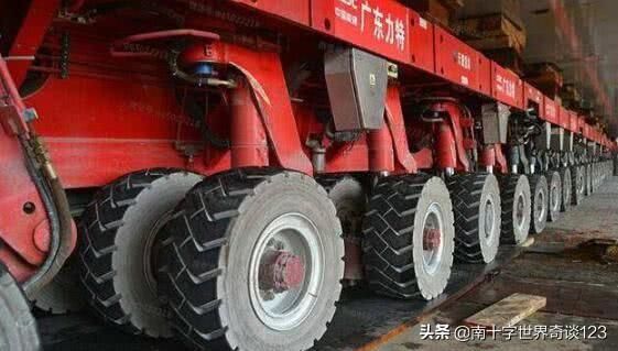 中国这辆车逆天，1152个轮子能拉房子，真正的中国制造