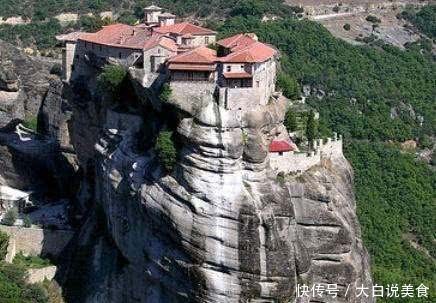 设计师毕生心血之作，却没人敢居住，只因建在悬崖之上！