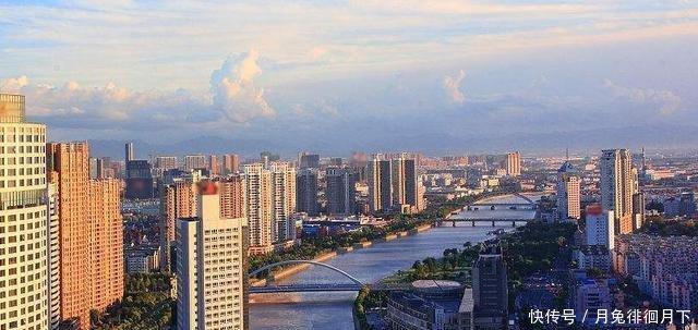  「折江」它是中国大陆面积最小的省份, 却是经济发展最快的省份！