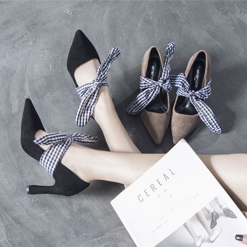 入秋，秋裙搭配高跟鞋，穿着舒适美丽，优雅不失高贵