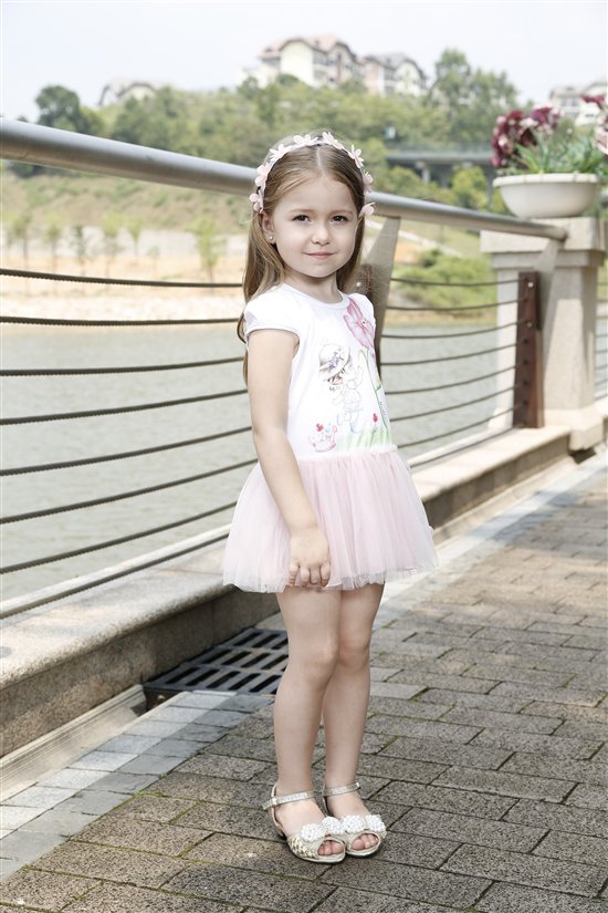 笛克童话童装 让孩子真切感受到个性时代的时尚信息