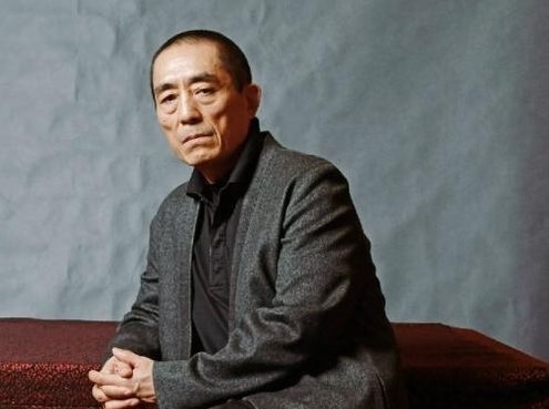 『张艺谋』为了巩俐,张艺谋抛弃原配肖华,肖华现在过得怎么样了?