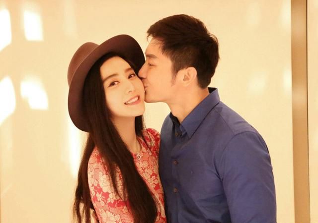 李晨摘婚戒表分手，网友的爆料彻底否定这一说法