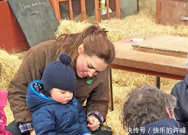 凯特王妃公众前后“两副面孔”带乔治时候的穿搭太土了吧